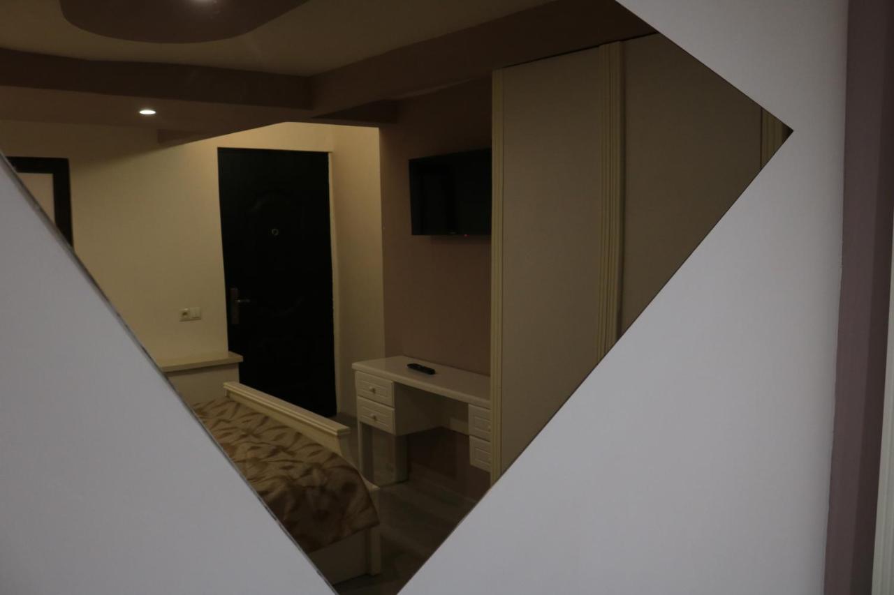 Kai Hotel Bar Тбилиси Екстериор снимка