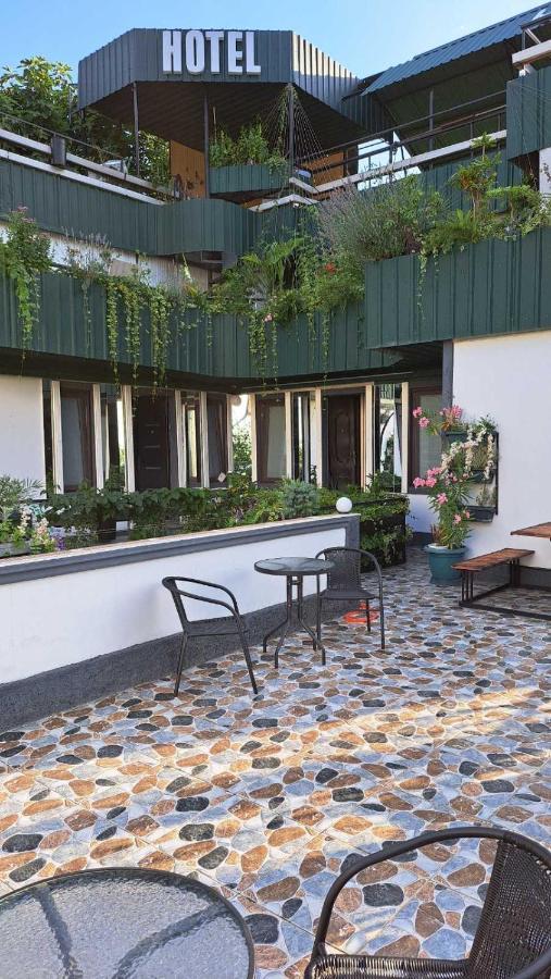 Kai Hotel Bar Тбилиси Екстериор снимка